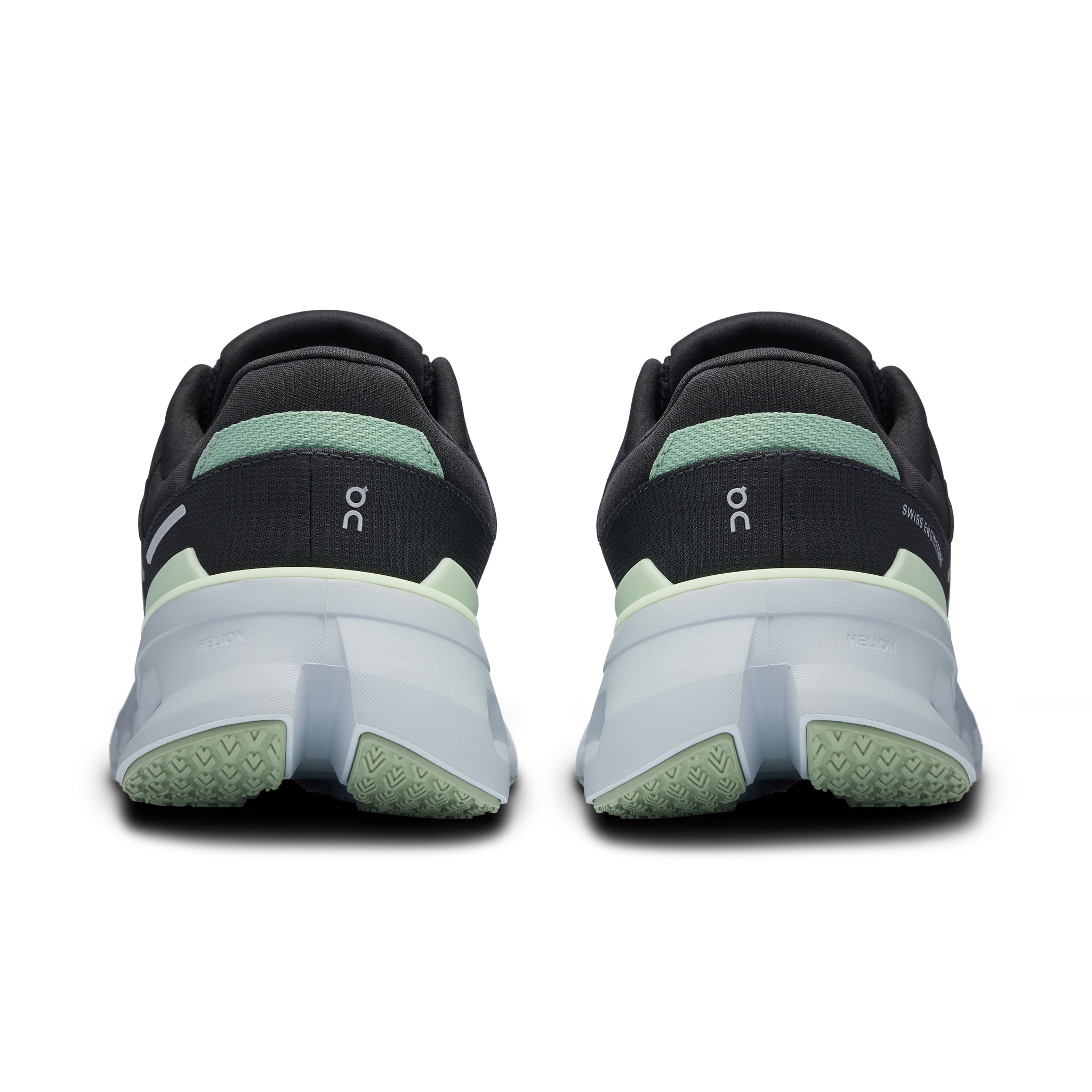 On Cloudrunner 2 - Femme