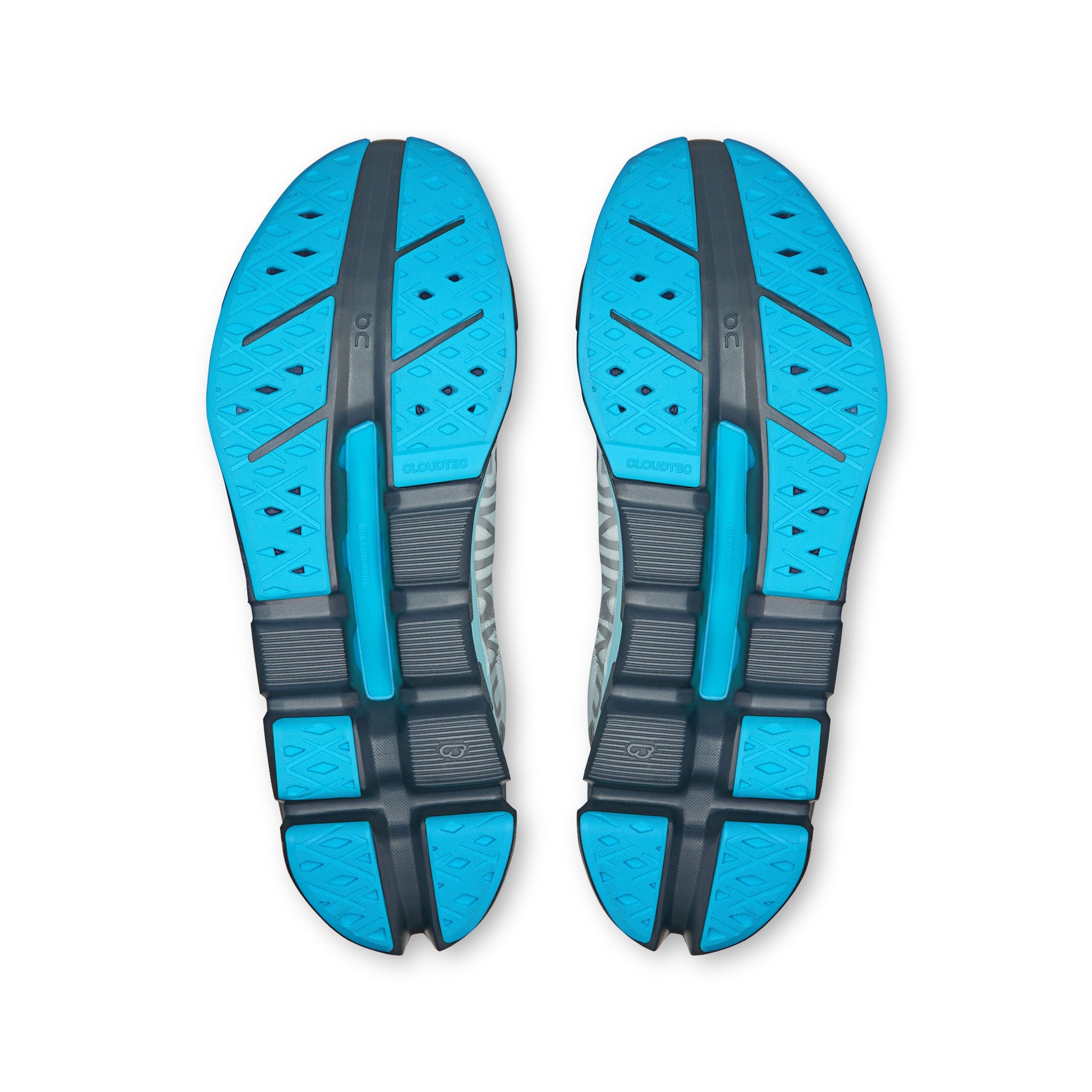 On Cloudflow 5 - Femme